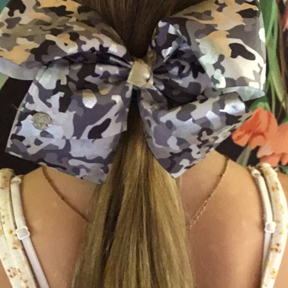 Limited edition camo JoJo Siwa bow